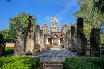 Fototapeta na wymiar Wat Si Sawai at Sukhothai National Historical Park