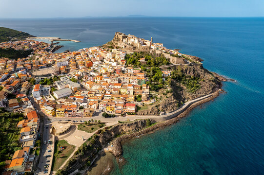 Sardegna, il centro storico di Castelsardo.
