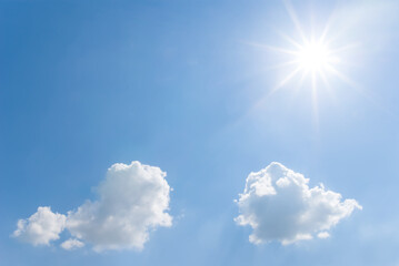 Fototapeta na wymiar sparkle sun on cloudy sky background