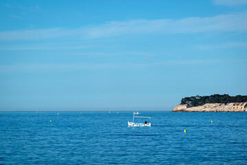 Bateau de pêche au large