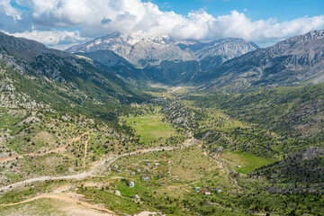 Fototapeta na wymiar Lake Eğrigöl, hidden gem sitting at 2,350 meters in the foothills of Geyik Mountain in Antalya, never fails to impress its visitors. In fact, nature lovers describe the region as 