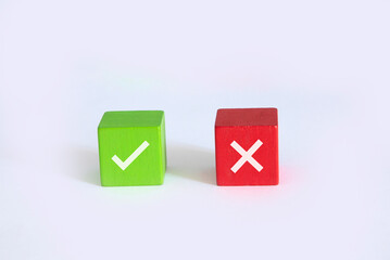 true or false , do or do not sign on green and red wood blocks 