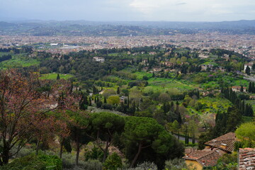 Fototapeta premium View of the city of Florence, Italy, seen from the hills in Fiesole in the spring