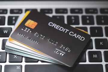 Shopping online with credit cards