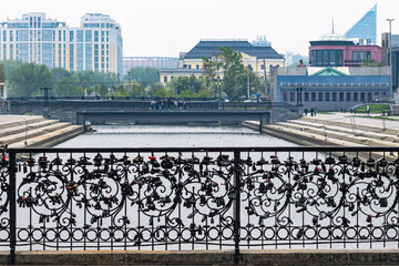 A fragment of the urban landscape on a spring day