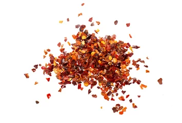 Crédence de cuisine en verre imprimé Piments forts ground red chili pepper on white background