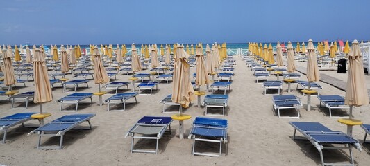 Spiaggia di Mondello, Palermo, Sicilia. Lido balneare - obrazy, fototapety, plakaty