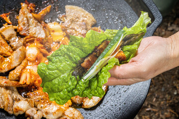 サムギョプサル　韓国焼肉　Barbecue of Korean pork(samgyeopsal) - 603991421