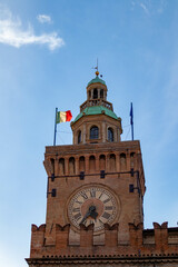 Fototapeta premium Torre dell'orologio del comune di Bologna, Emilia Romagna