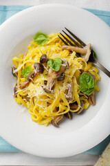  tagliatelle pasta with roasted mushrooms