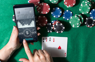 Making a mobile payment via a smartphone with frameless design.