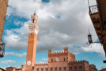 Obraz premium The Piazza del Campo, the central square of Siena, Italy