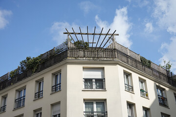 Terrasse au dernier étage d'un immeuble