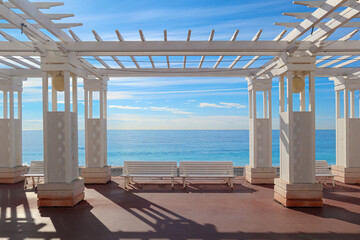 Obraz na płótnie Canvas Promenade des Anglais in Nice overlooking the Mediterranean Sea