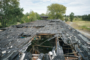 Dach - Decay - Verlassener Ort - Urbex / Urbexing - Lost Place - Artwork - Creepy - High quality...