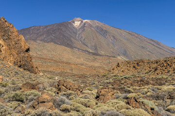 Mount Teide volcano viewed from the Roques de Garcia, Teide National Park, Tenerife, Canary...