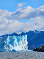 Fototapeta na wymiar glaciar perito moreno en calafate, argentina