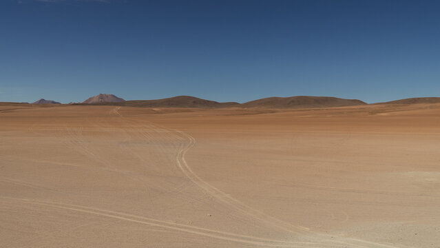 A travers les dunes du Sud de la Bolivie © Mathis