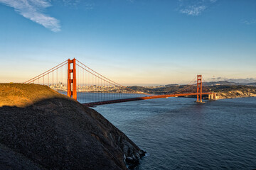 Obraz premium Golden Gate Bridge anf San Francisco City Scape at sunset, seen from Golden Gate View Point, San Francisco,CA.