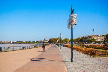 Embankment of Garonne river, Bordeaux - obrazy, fototapety, plakaty