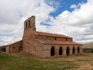 Ermita románica de Santa María de Tiermes (siglo XII). Montejo de Tiermes, Soria, España.