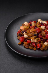 Mix of roasted cashews, hazelnuts and walnuts with dried cranberries and raisins
