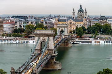 Foto op Plexiglas Kettingbrug The Széchenyi Chain Bridge is a chain bridge that spans the River Danube between Buda and Pest the western and eastern sides of Budapest, Hungary
