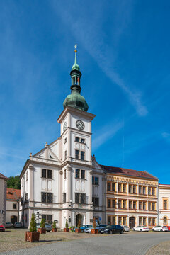 Town Hall, Marketplace Square (TG Masaryk Square), Loket