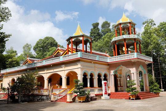 Rong Thanh Buddhist Temple, Tan Chau, Vietnam