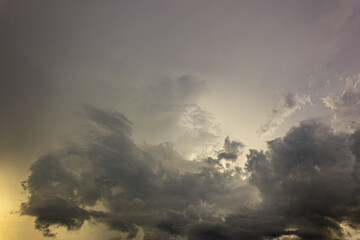 Obraz premium time lapse of clouds in the sunset