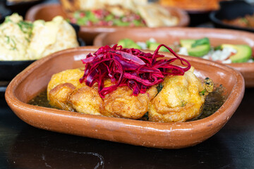 chile relleno de chicharron