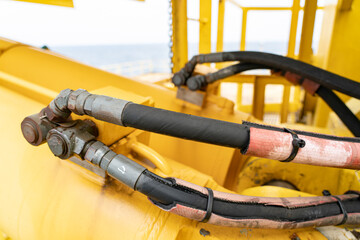 Hydraulic couplings and cables are used in crane applications in the petroleum industry.