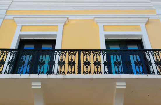 balcony railings outside. photo of balcony railings fence. balcony railings on house.