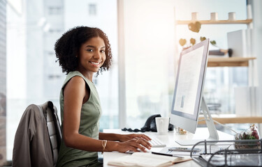 Obraz na płótnie Canvas Black woman in business, computer screen and smile in portrait, working on corporate report or proposal. Data analyst, review of article and happy female employee in office with productivity