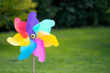 Buntes Windrad