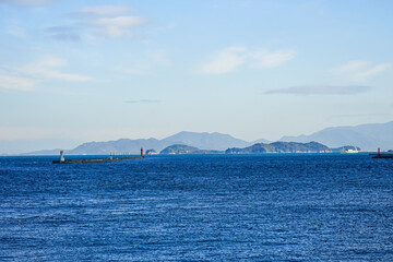 高松港一文字防波堤を望む港の風景（香川県高松市）