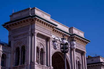 Naklejka premium Piazza duomo and Galleria Vittorio Emanuele in Milan Italy
