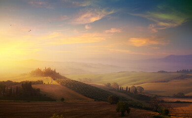 Fototapeta na wymiar Beautiful Scenic Italian Countryside Landscape; Italy; Tuscany Views