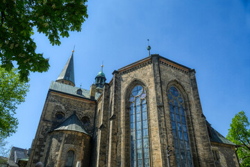 Obraz premium Historische Kirche im Zentrum von Goslar