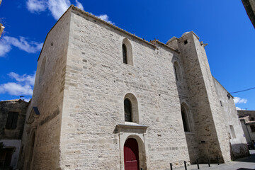 Fototapeta na wymiar Ancienne église paroissiale St-Pierre dite chapelle du château à Marguerittes - Gard - France