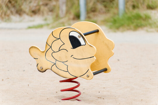 Schaukel auf dem Spielpatz