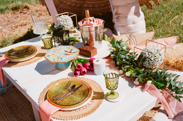 table setting for a picnic