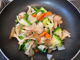 stir fried chicken with vegetables