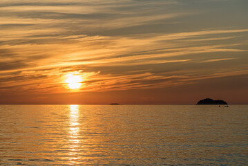 Fototapeta na wymiar Sunset on Superior Lake