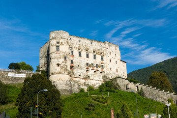 Fototapeta na wymiar Burg Gmünd, auch Alte Burg genannt 