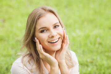 Naklejka premium Natural beauty woman portrait