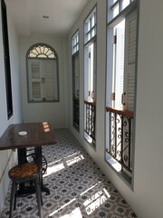 Photo of the interior of the window building Sino-Portuguese style