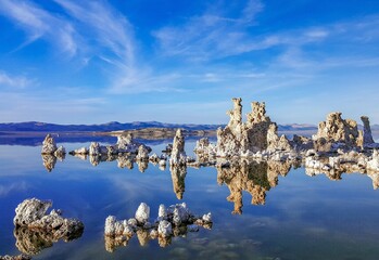 Mono Lake tufas, Calufornia.