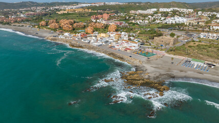 playa de la Duquesa o del castillo en la costa de Manilva, Andaluc&iacute;a
