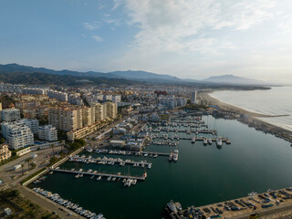 Fototapeta premium vista del puerto de Estepona en la costa del sol, Andalucía